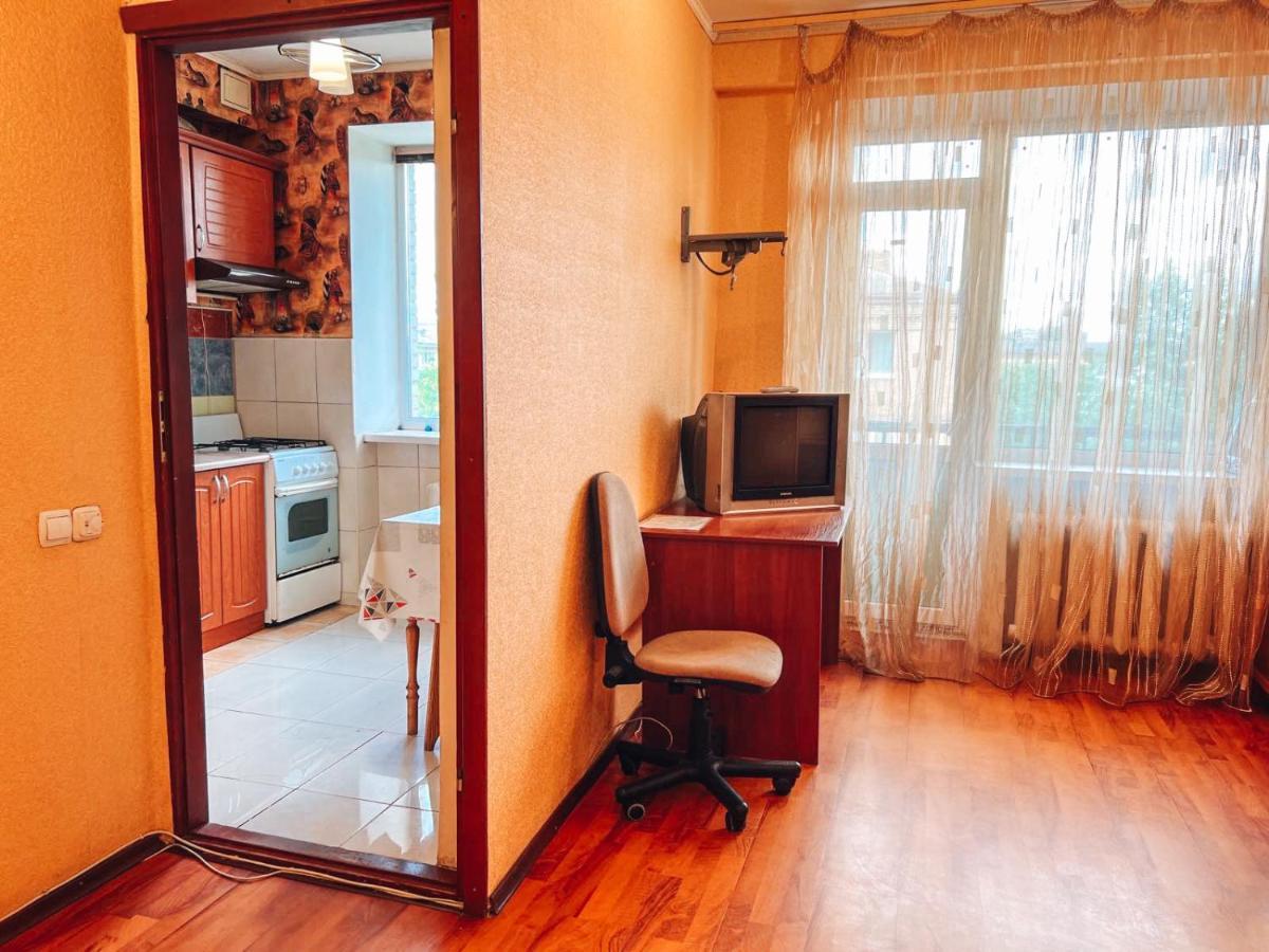 Apartment Near Metro Station Darnitsa Kyiv Exterior photo
