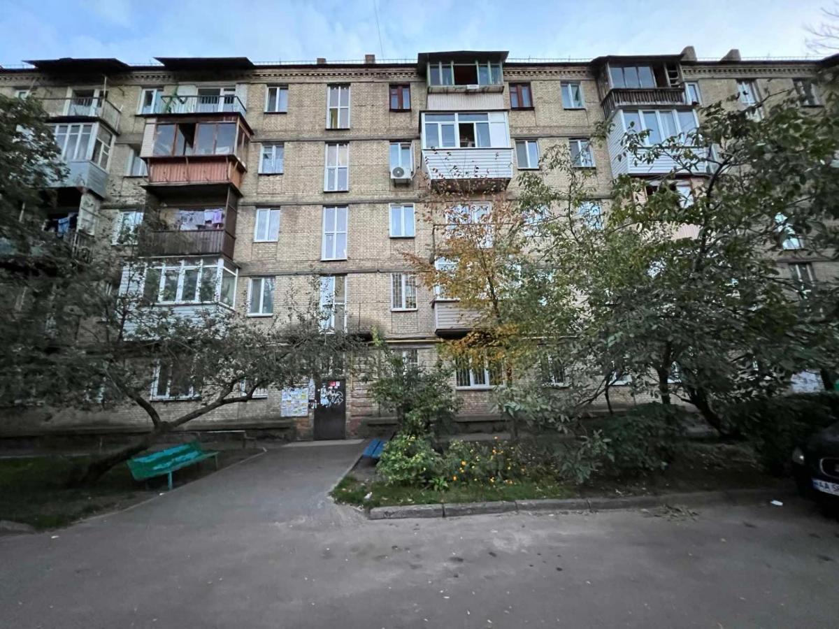 Apartment Near Metro Station Darnitsa Kyiv Exterior photo